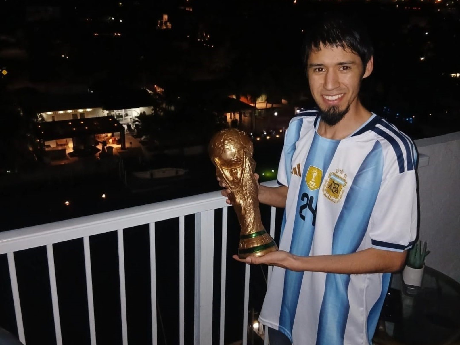 La travesía de un profesor de historia de Epuyén que dejó su trabajo para ir al Mundial: "Este deporte me mueve"