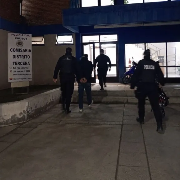 Lo denunciaron tras una pelea familiar y quedó detenido por un pedido de captura vigente