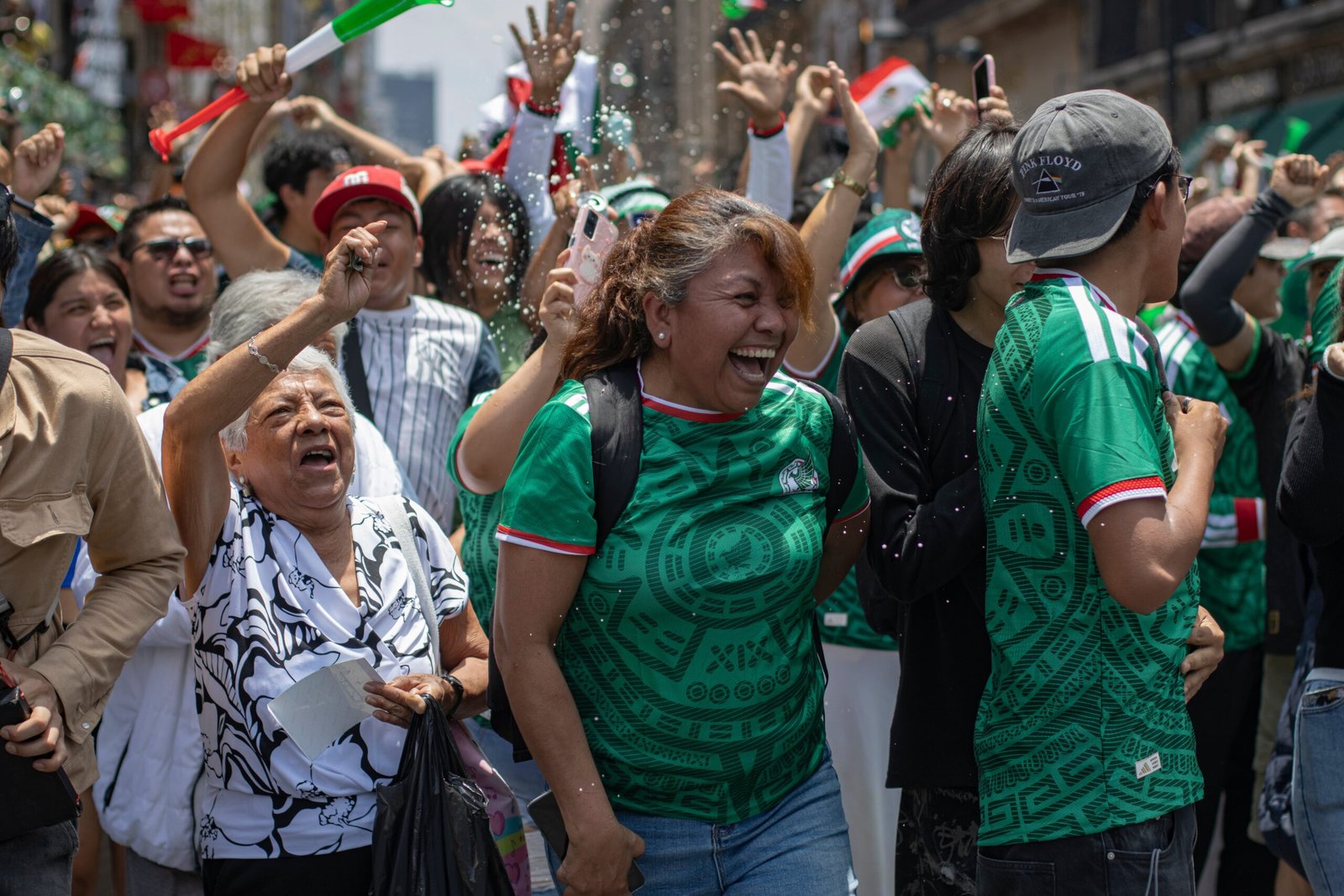 México rompe el maleficio ante Sudáfrica en la fiesta de la capital mundial del fútbol