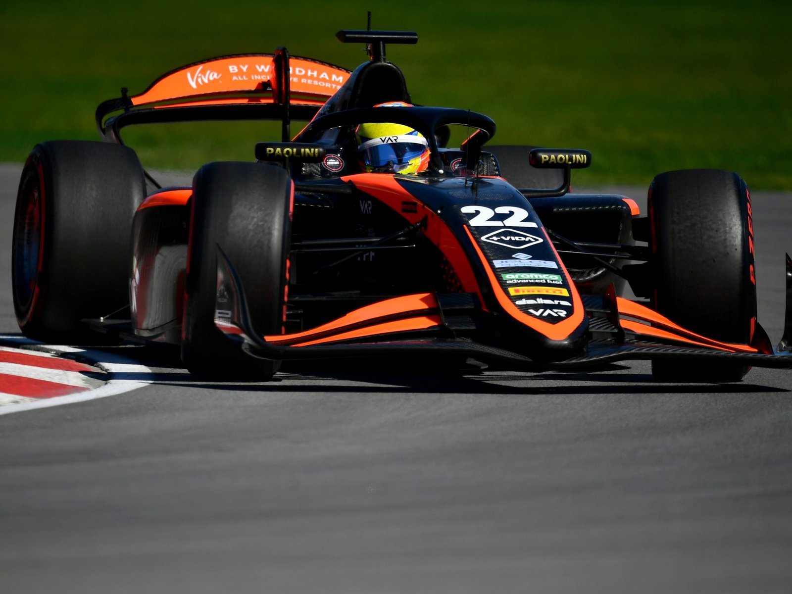 Nicolás Varrone rozó los puntos en Barcelona, pero se derrumbó sobre el final por el desgaste de los neumáticos