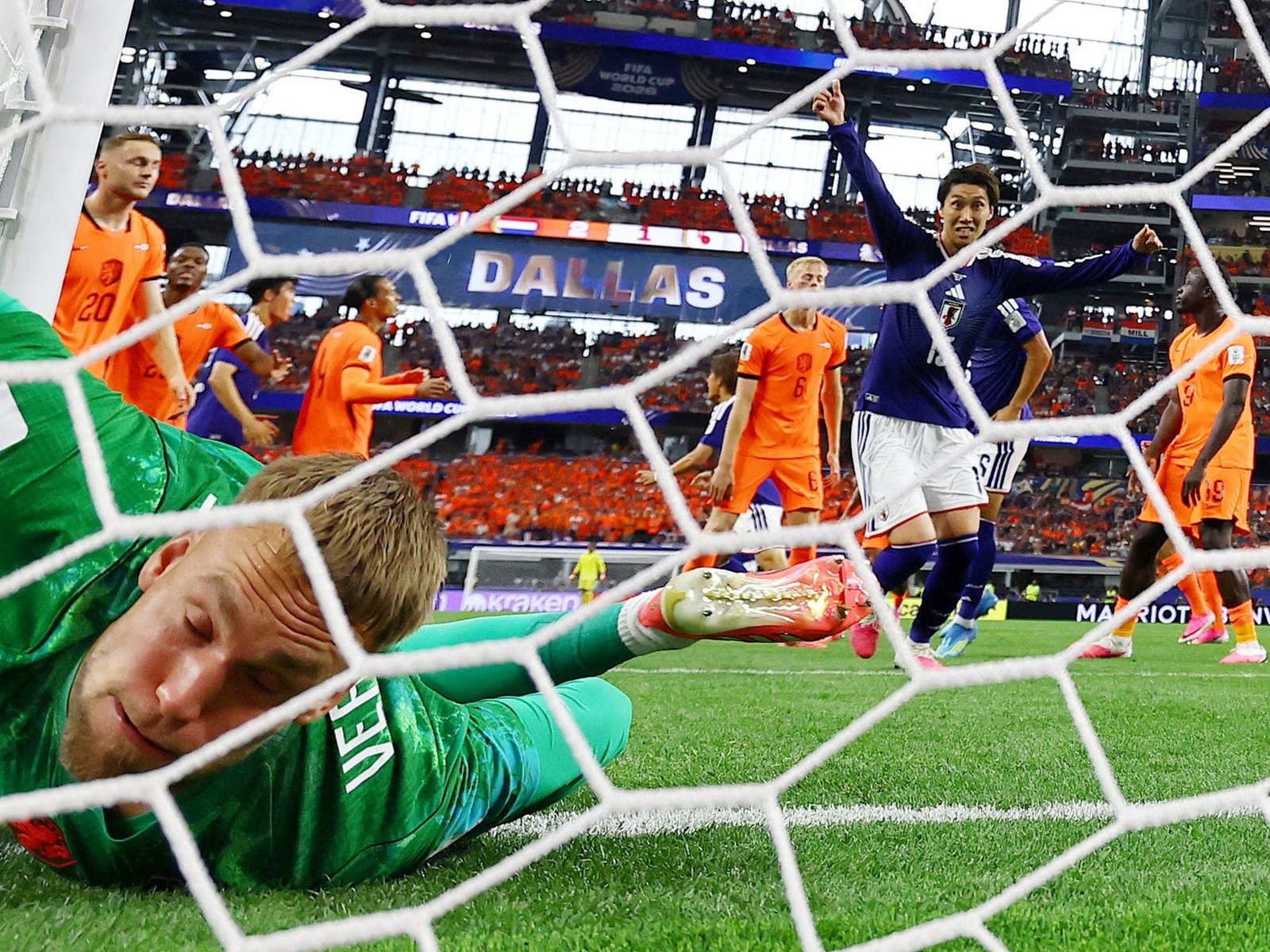 Países Bajos y Japón protagonizaron el mejor partido del Mundial hasta el momento y regalaron un empate que se definió en el final
