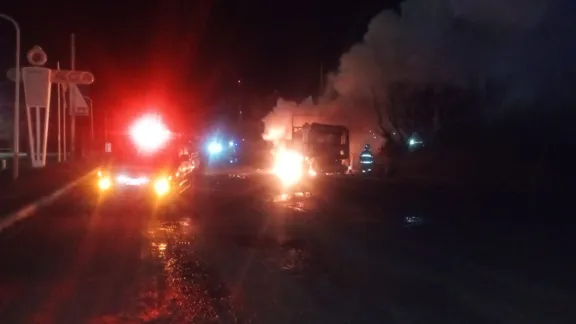 Se incendió un camión en la estación de servicio de Garayalde