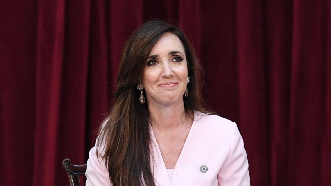 "Solo entré para leer los comentarios": la chicana de Victoria Villarruel tras la renuncia de Adorni