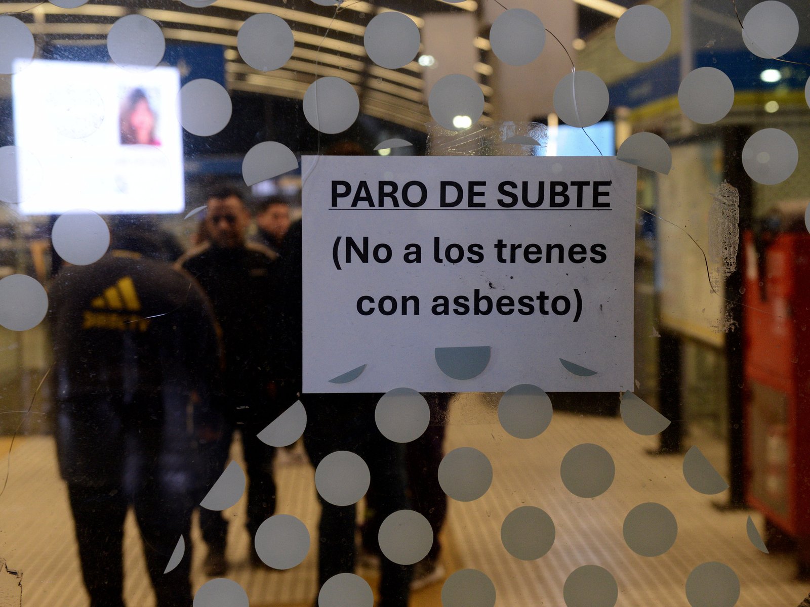 Sorpresivo paro en la Línea C genera complicaciones en el transporte