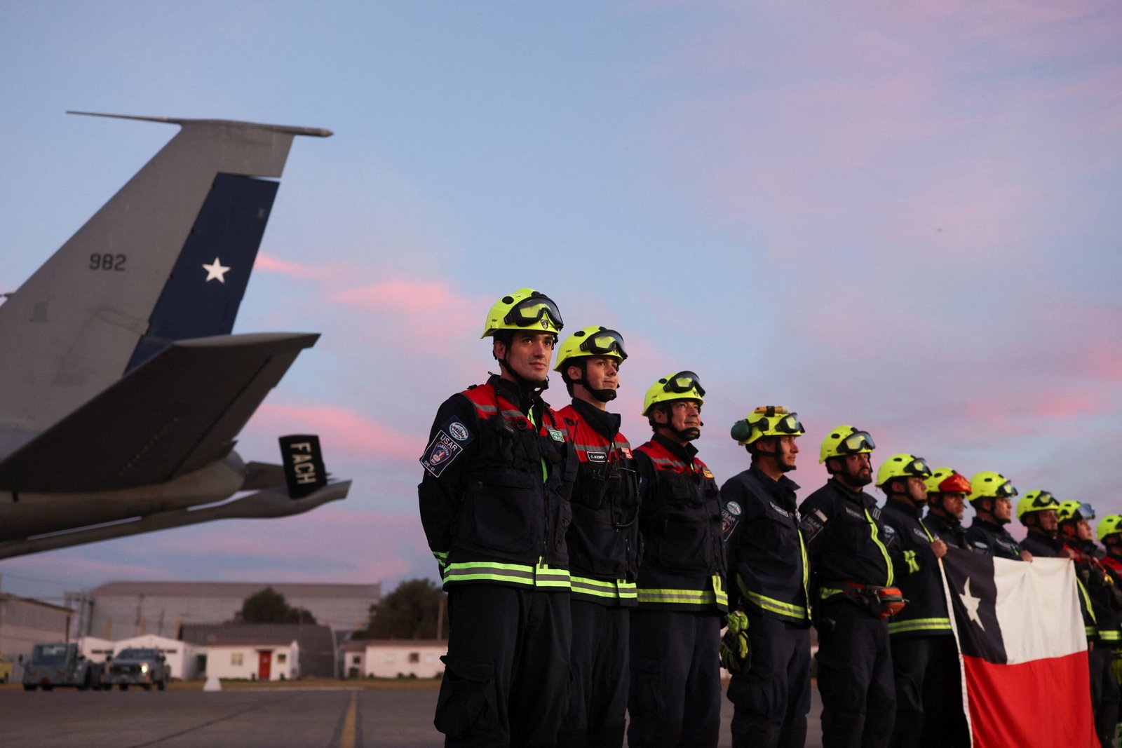 Topos Chile denuncia hostigamiento militar en las labores de rescate en Venezuela y pide dejar atrás la “paranoia” del espionaje