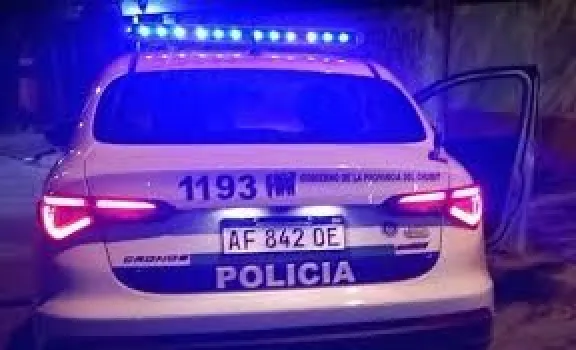 Trelew: lo apuñalaron en una pelea callejera y llegó manejando hasta su casa
