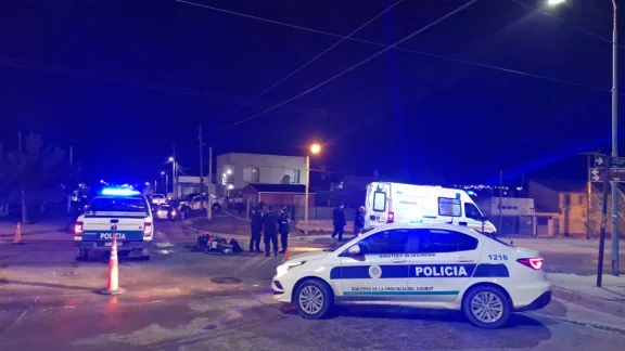 Un auto y una moto colisionaron en avenida Lisandro de la Torre