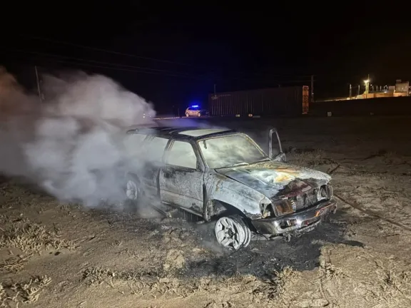 Una camioneta se incendió por completo en Rawson