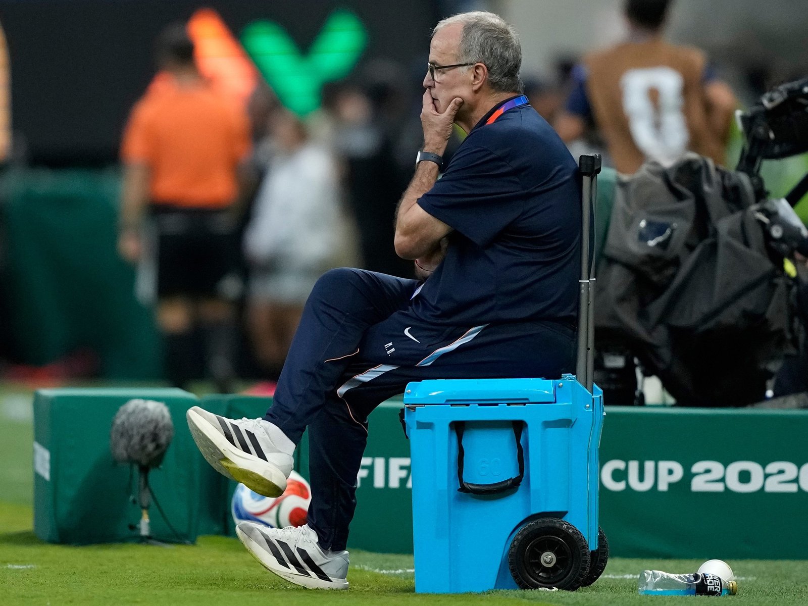 Uruguay quedó eliminado y crecen las dudas sobre su futuro como DT