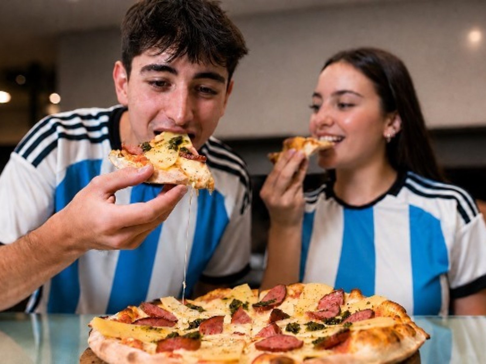 cómo es la pizza especial que llegará por el Mundial