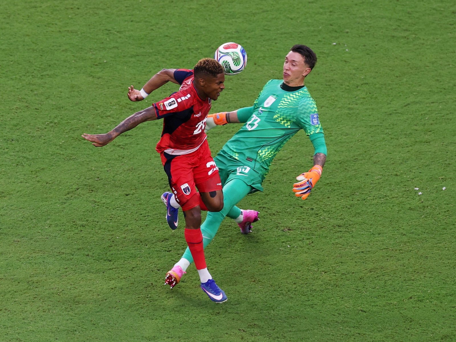 el inaudito error de Muslera que le costó el empate ante Cabo Verde