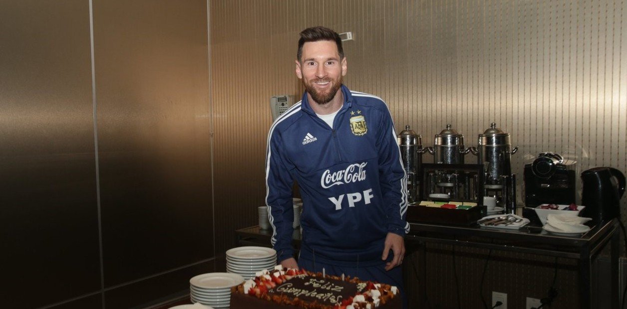 la linda costumbre de soplar las velitas con la Selección desde el 2004