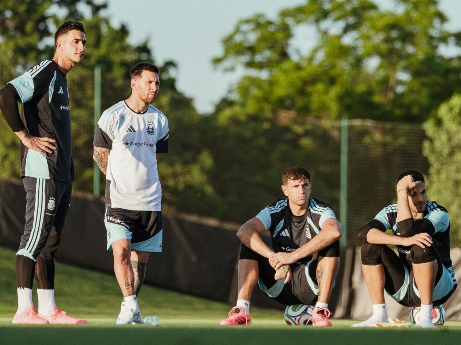 la respuesta de Dibu Martínez que cambió el ánimo de todos en el día 2 de la Selección en Kansas