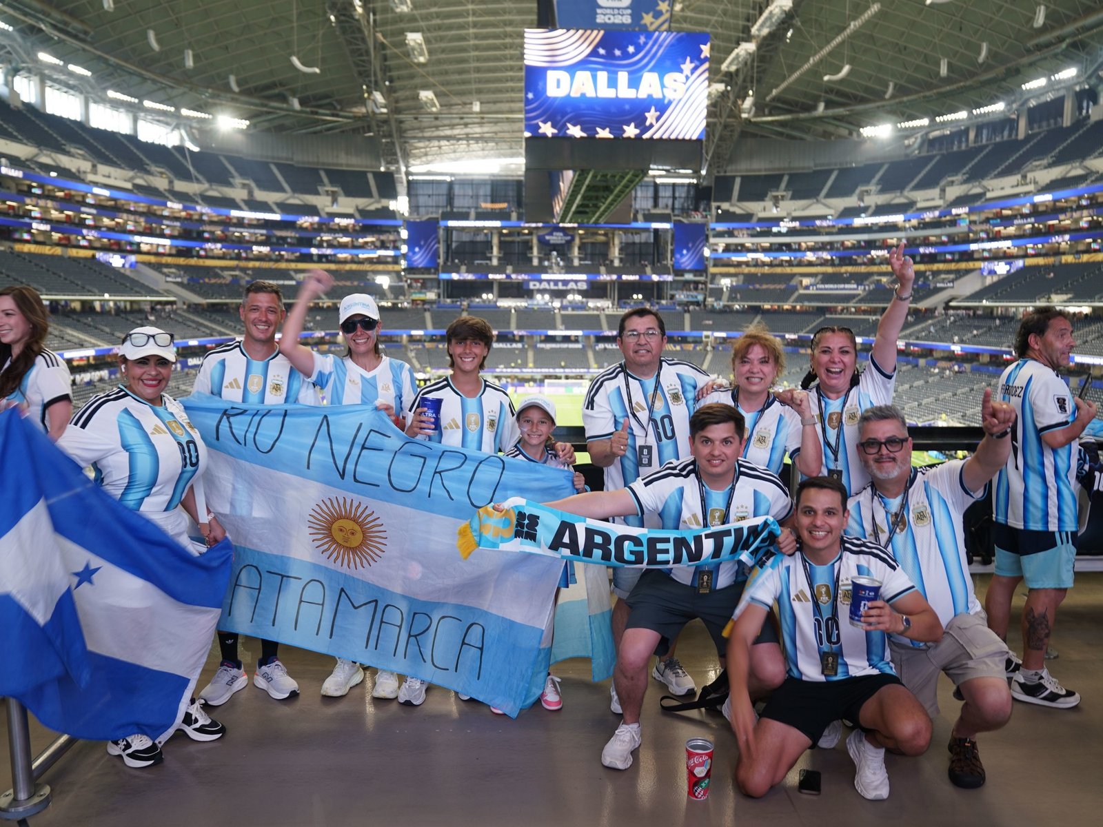 miles de argentinos, pero más relajados y con la misión de conseguir entradas para el partido en Miami