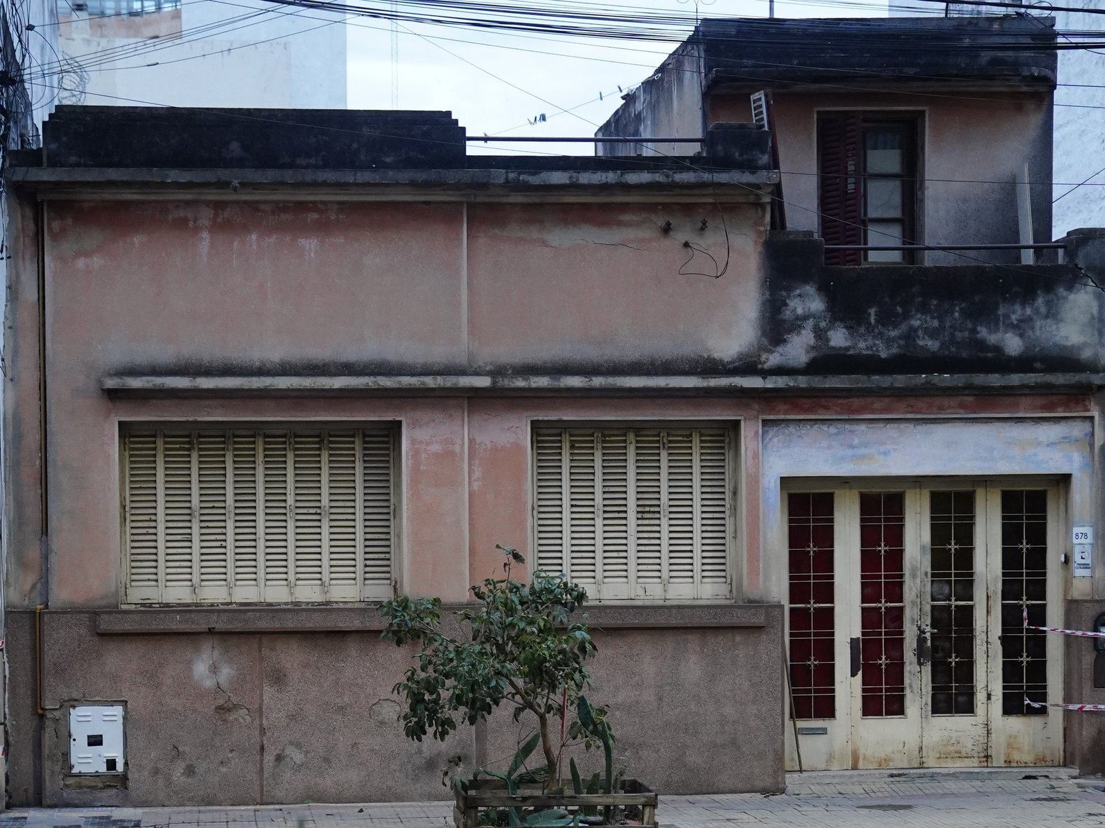 qué buscan en la vivienda del detenido