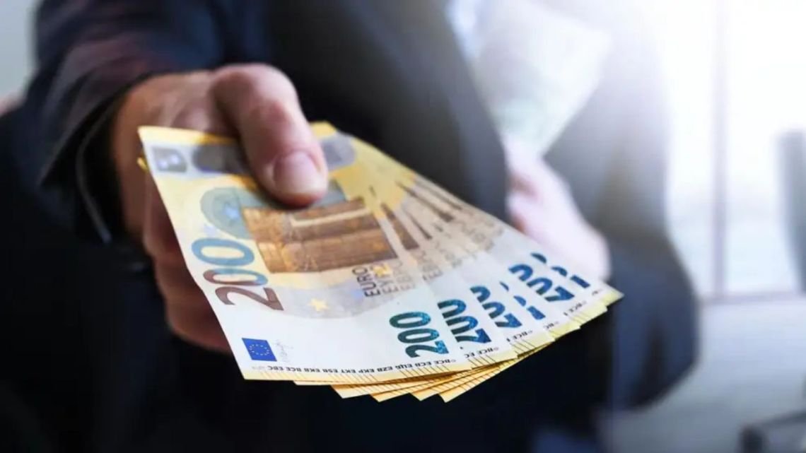 A cuánto cotiza el euro blue hoy, jueves 23 de julio