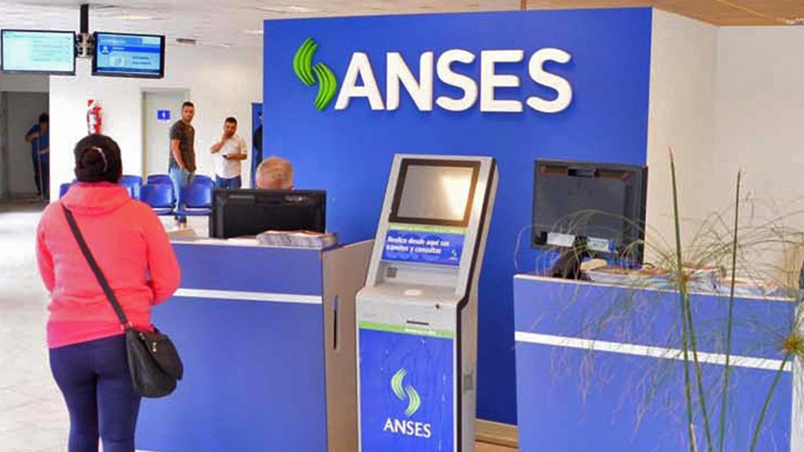 ANSES oficializó las fechas de cobro para todos los beneficiarios en agosto