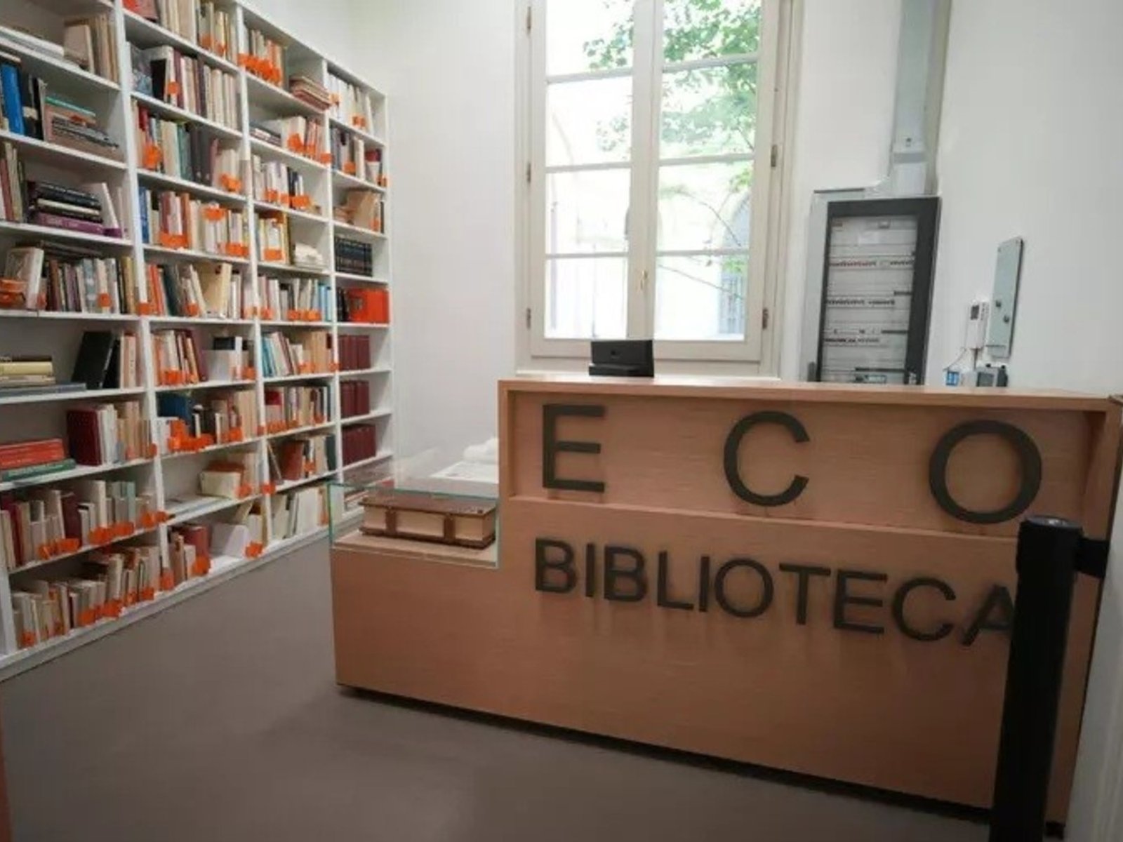 Abre la Biblioteca Umberto Eco con más de 32.000 libros de su colección personal