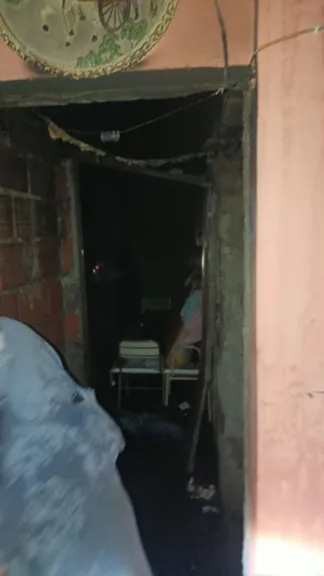 Anciano internado con asistencia respiratoria tras incendio