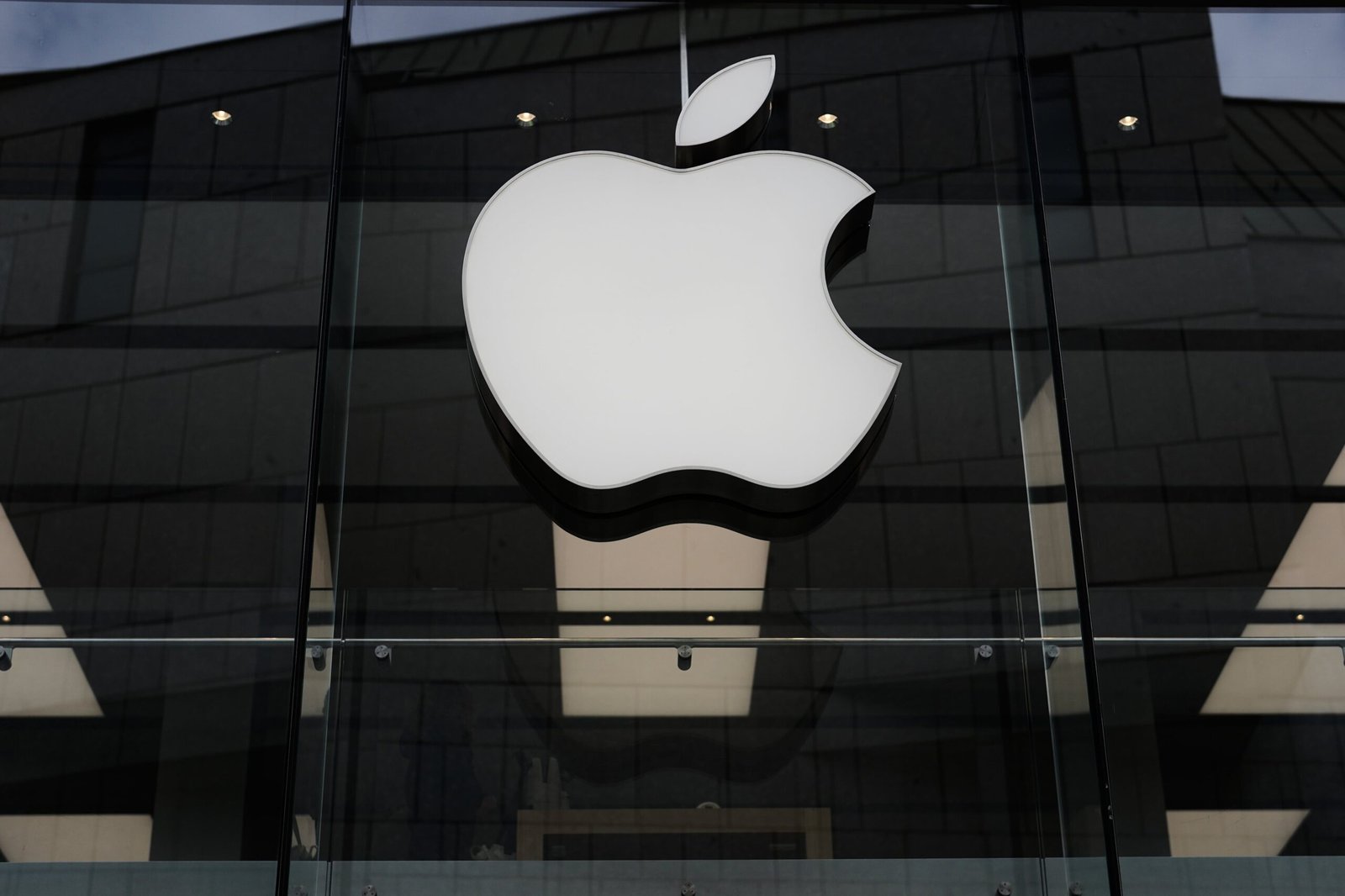 Apple demanda a Open AI ante un Tribunal de EE UU por robo de información confidencial