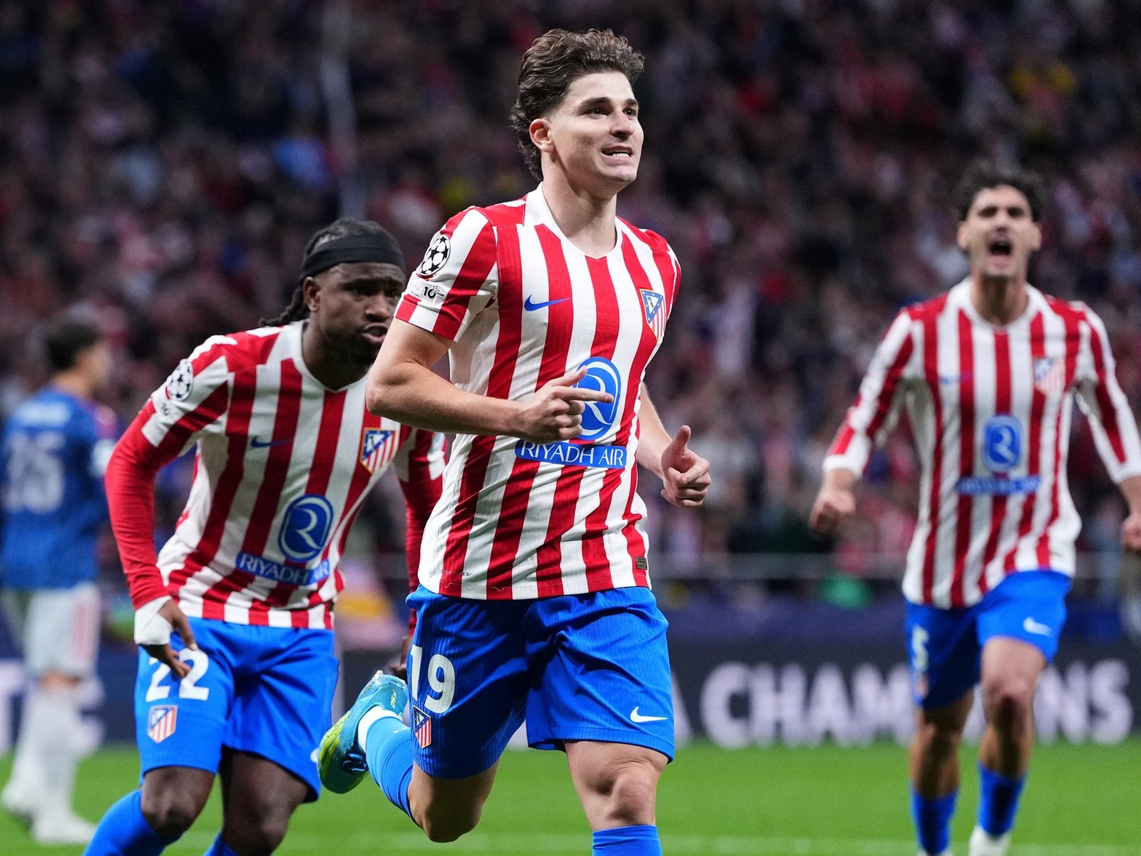 Barcelona recibió la denuncia del Atlético por Julián Alvarez y la Federación Española abrió un expediente disciplinario