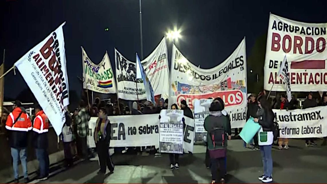 Corte total en la Panamericana por una protesta de trabajadores: hubo hasta seis kilómetros de fila y caos de tránsito