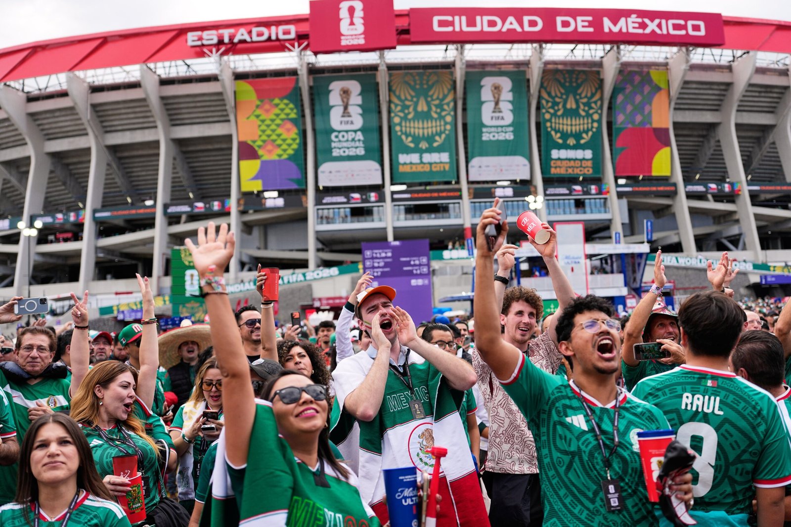 El México-Inglaterra se mantendrá a la hora programada