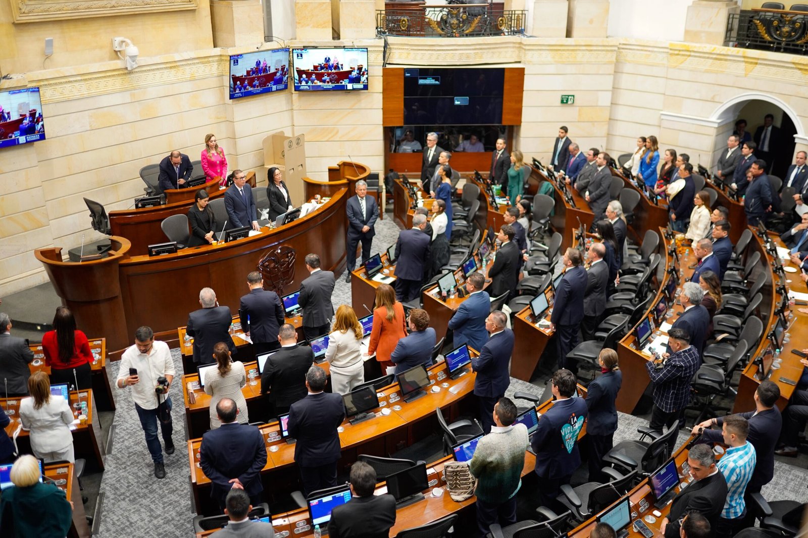 Senadores participan en la votación para elegir al nuevo presidente del Senado. 20 de Julio del 2026. Colombia.