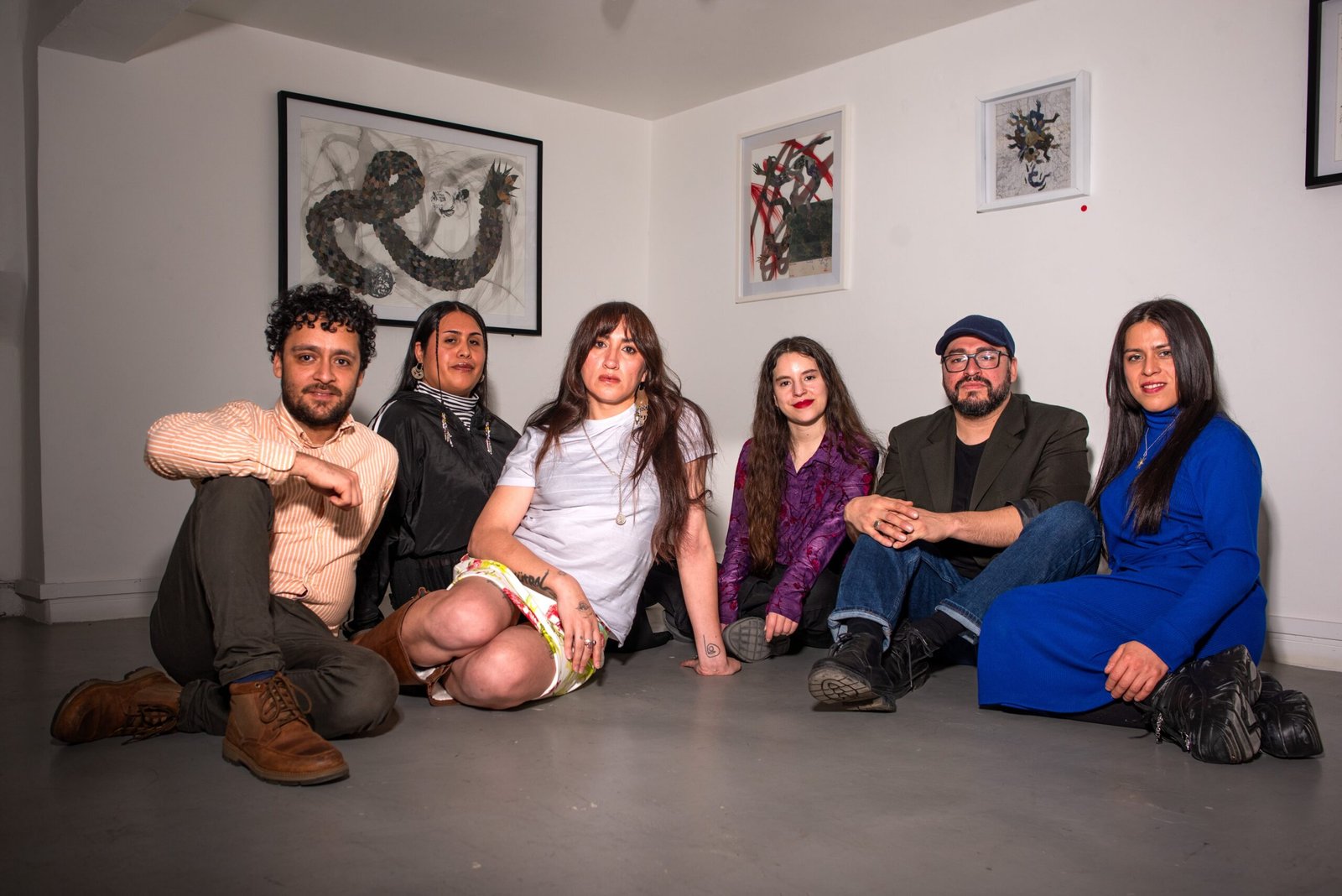Pablo Lincura, Poleo Painemal, Kutral Vargas, Paula Coñopan, Cristian Paillahueque y Sebastiana Calfuqueo en el 'Espacio 218', en Santiago, el 14 de junio.