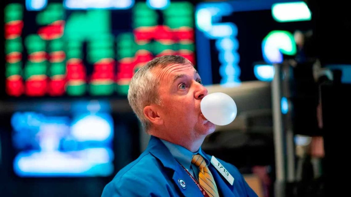 El derrumbe de los chips golpeó a las bolsas de Asia y la expectativa por la Fed pone bajo presión a los mercados