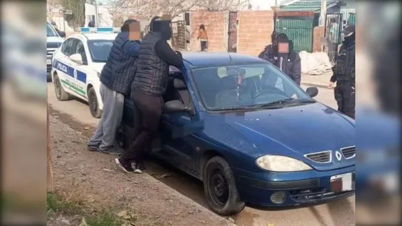 Emboscada y persecución: Quisieron asaltar un camión en movimiento y terminaron detenidos tras un operativo cerrojo