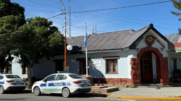 Esquel: detuvieron a un hombre acusado de abusar de una adolescente de 14 años y buscan a un segundo sospechoso