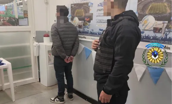 Fue al supermercado y terminó detenido porque tenía un pedido de captura vigente