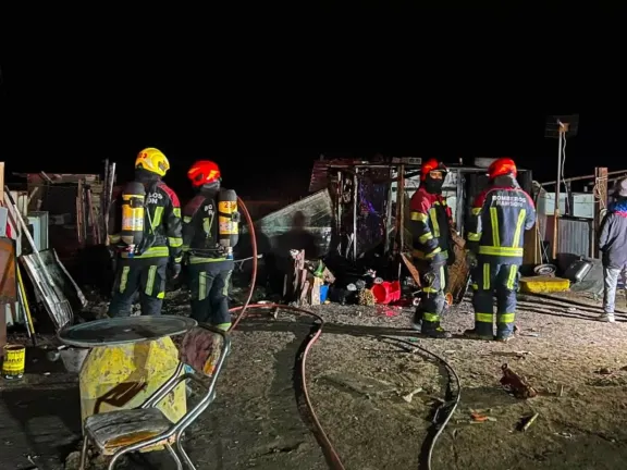 Incendio destruye una vivienda en la zona de Chacra 8 en Rawson