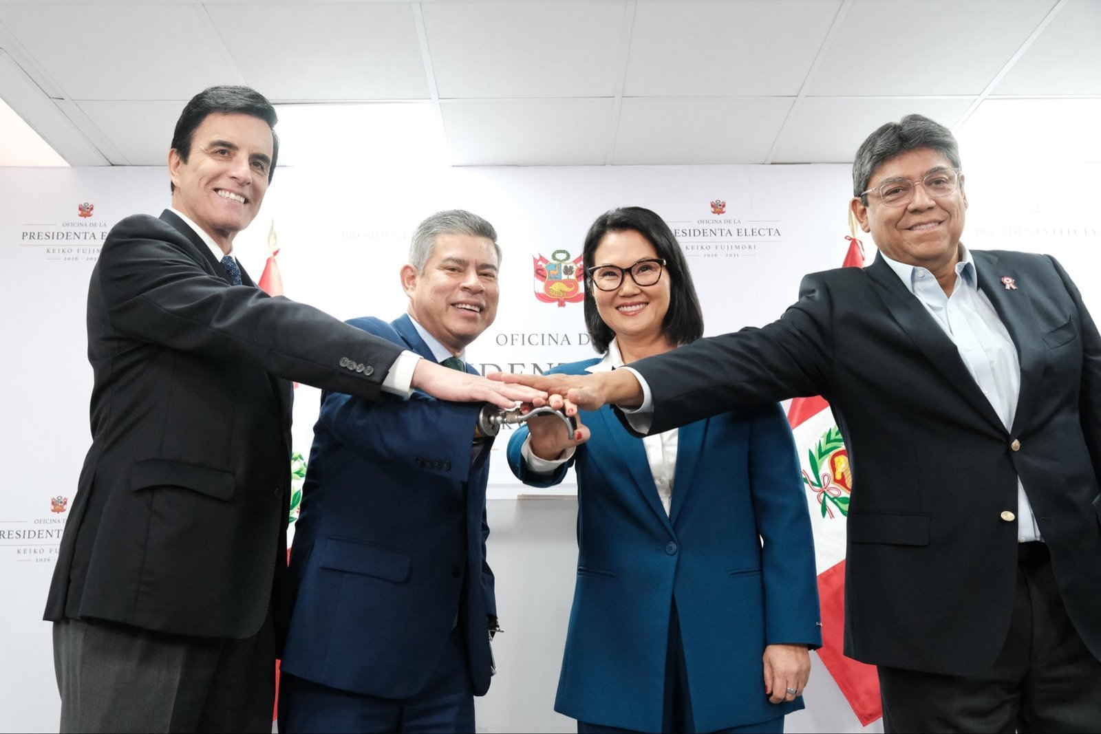 Keiko Fujimori designa a sus ministros clave y diseña un giro diplomático hacia Washington