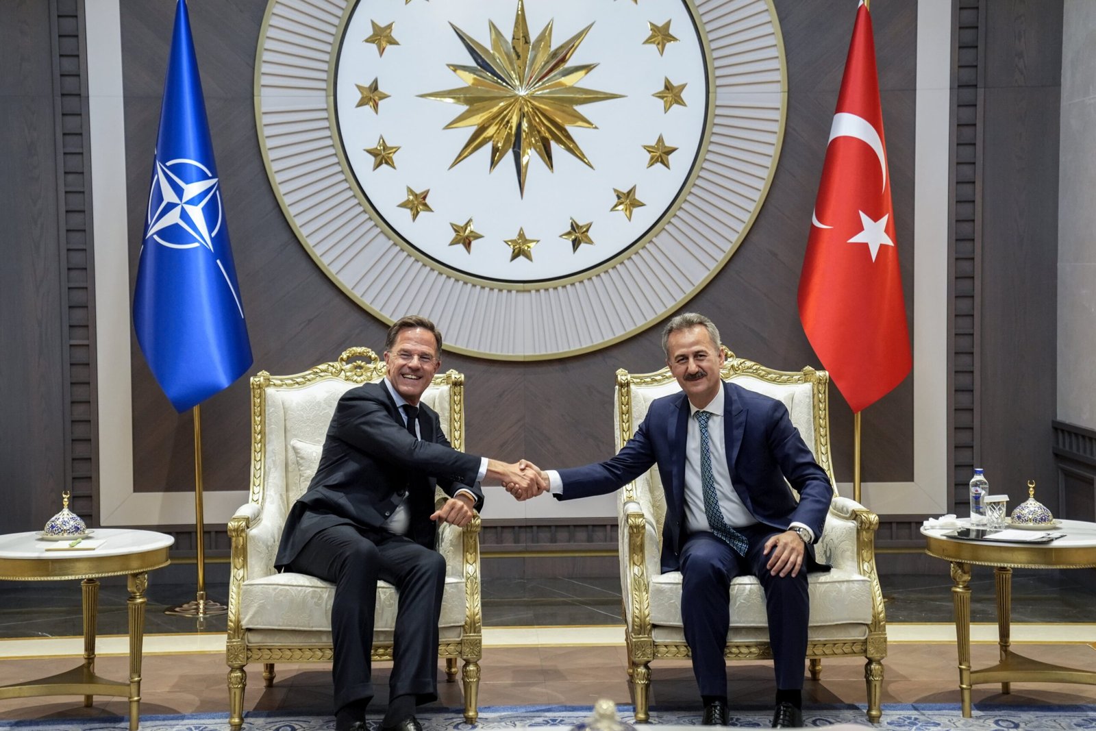 La OTAN ensaya en la cumbre de Ankara su coreografía para aplacar a Trump