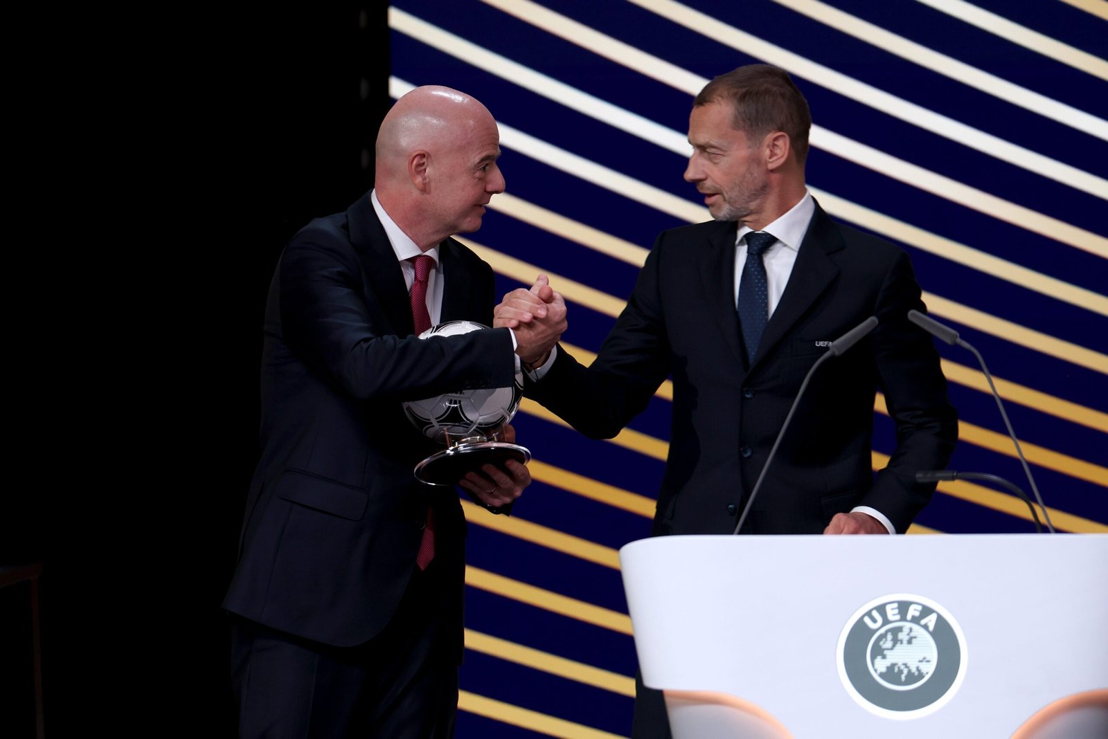 La UEFA y sus federaciones nacionales acuerdan un boicot contra la FIFA