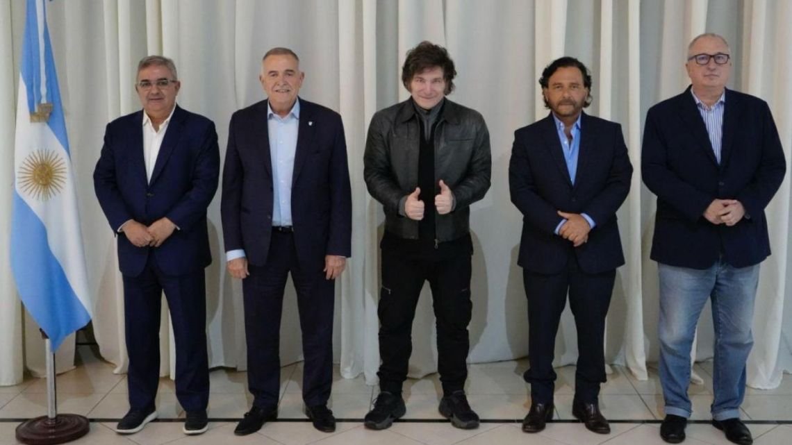 La nueva rebelión que complica a Milei: luego del anuncio de Jaldo, más gobernadores piensan en desdoblar los comicios