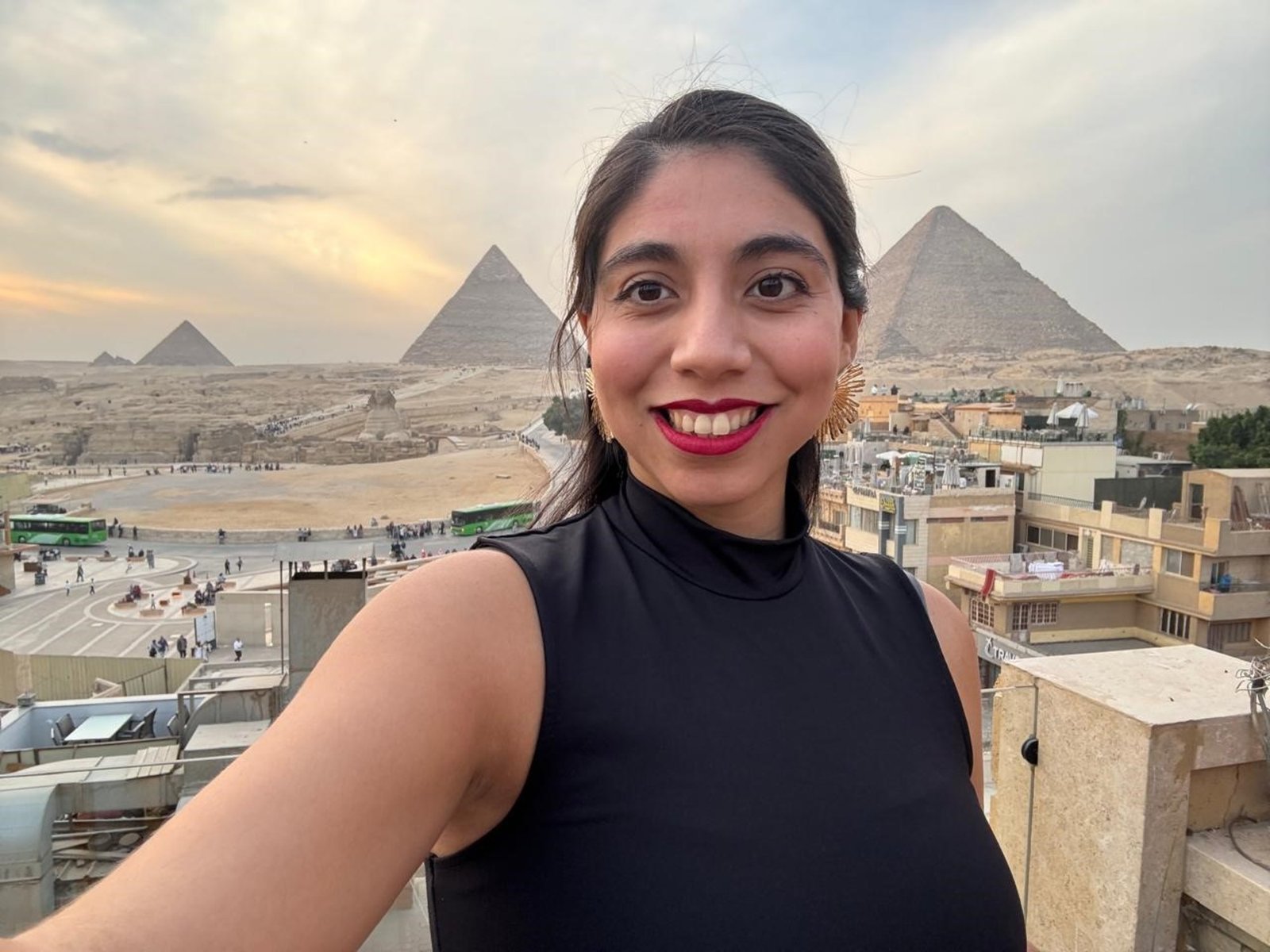 La salteña que emigró a Egipto, donde acaba de ser mamá y no imaginaba ver los octavos con el Nilo de fondo