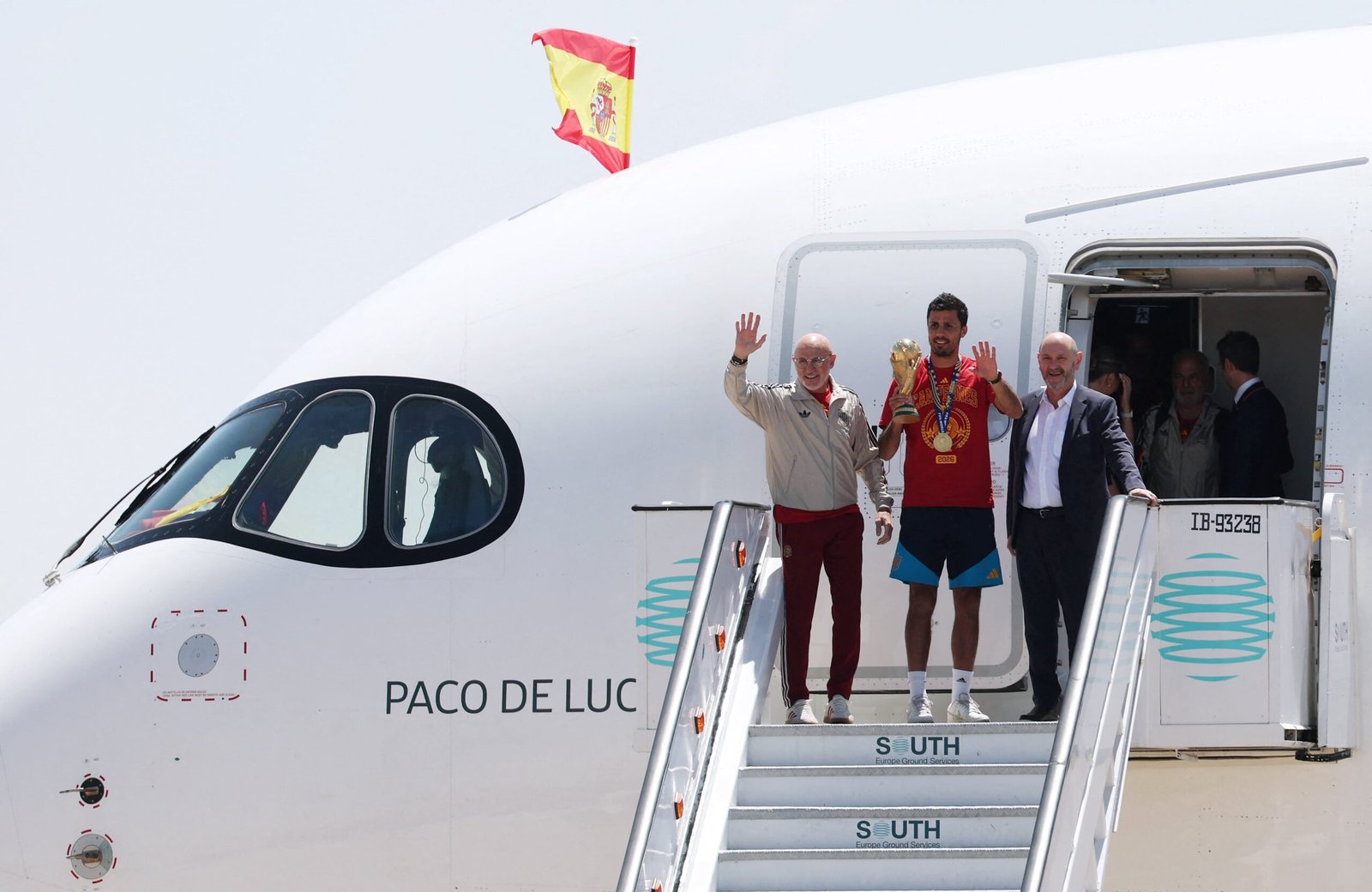 Las celebraciones de los campeones del mundo en directo | La selección española llega a Madrid y celebrará esta tarde el triunfo con autoridades y aficionados