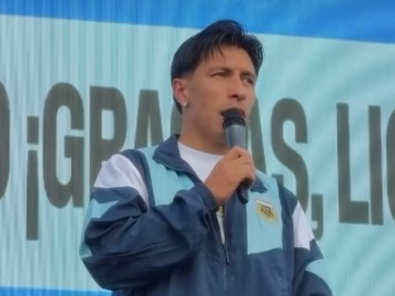 Lisandro Martínez volvió a Gualeguay y se emocionó con un conmovedor homenaje tras el Mundial 2026