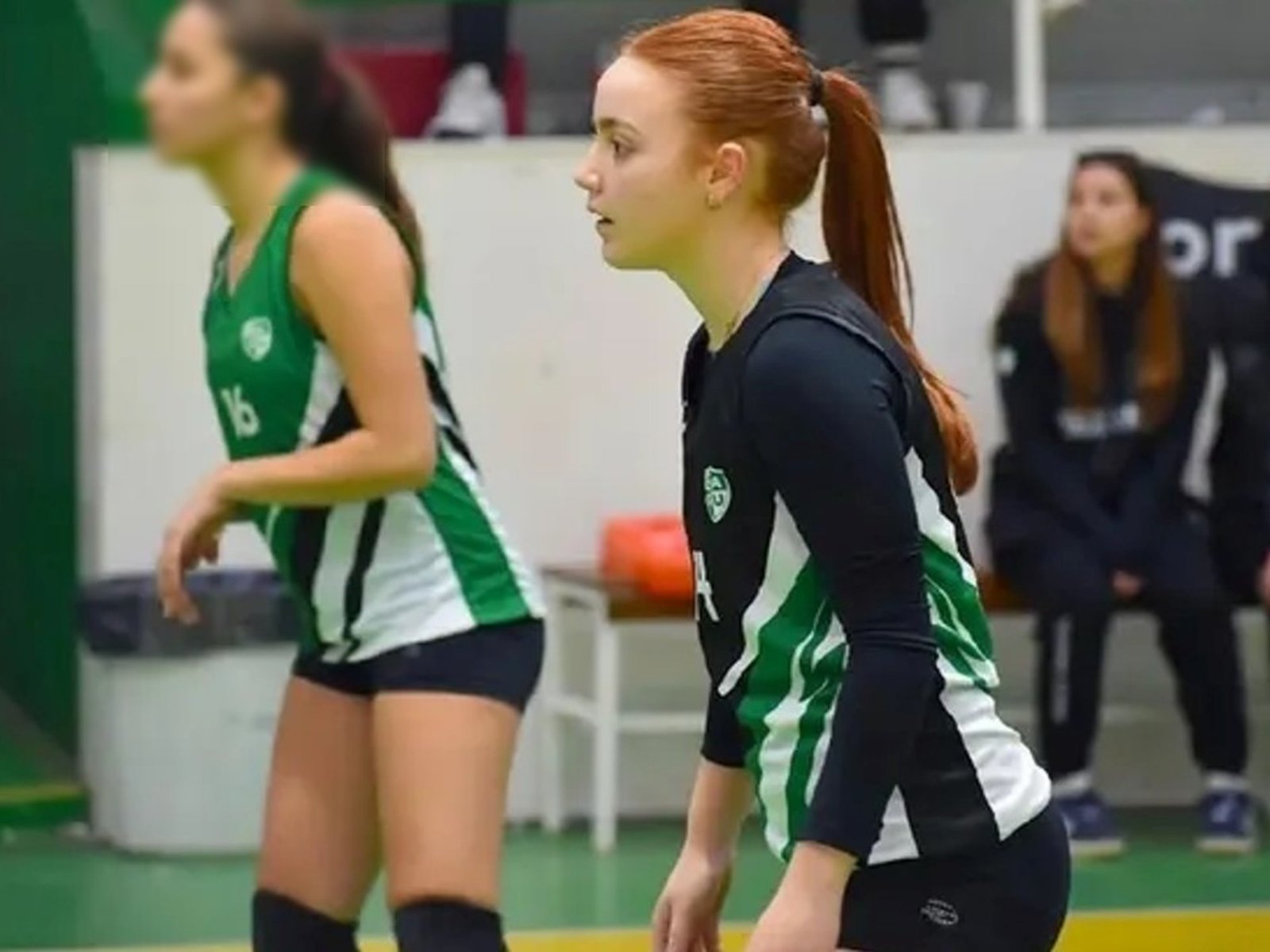Mar del Plata y Necochea, unidas por Anita, una promesa del vóley que lucha por su vida: "Vamos campeona, vos podés"