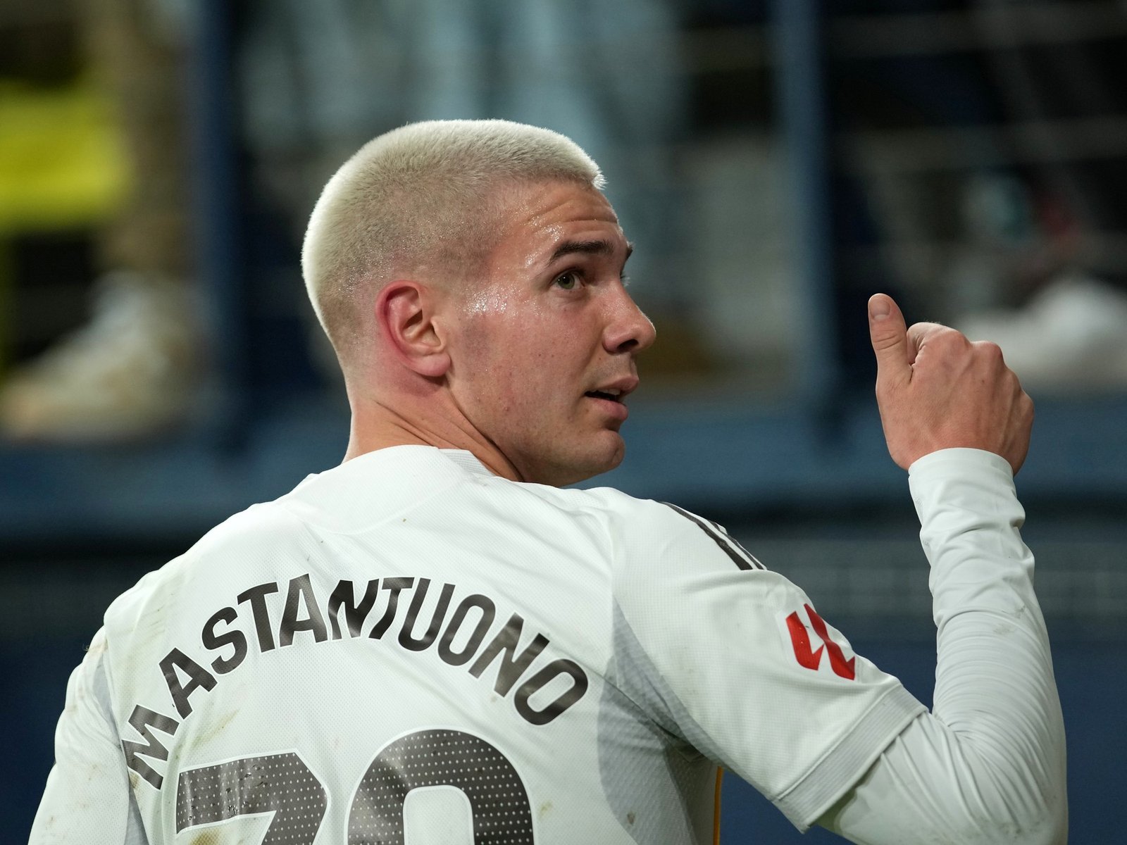 Mastantuono no fue convocado por Mourinho para el primer amistoso del Real Madrid y crece la chance de una cesión a Italia
