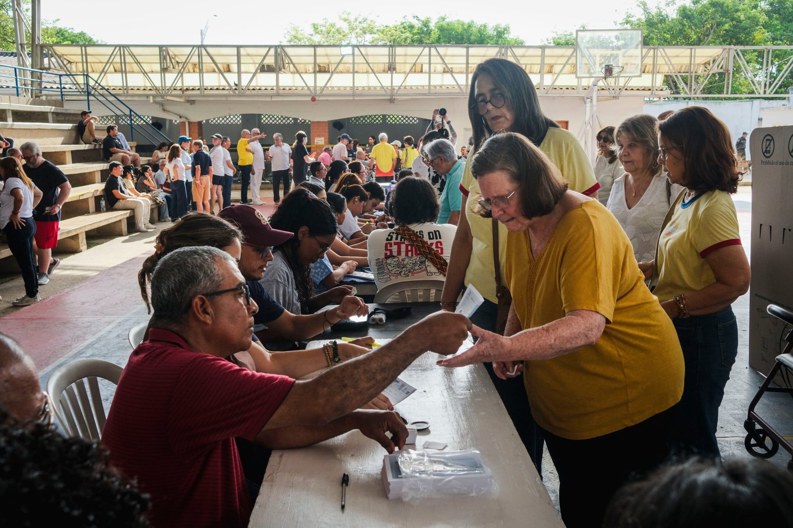 Polarizar o la hojarasca que envuelve la cotidianidad de la política