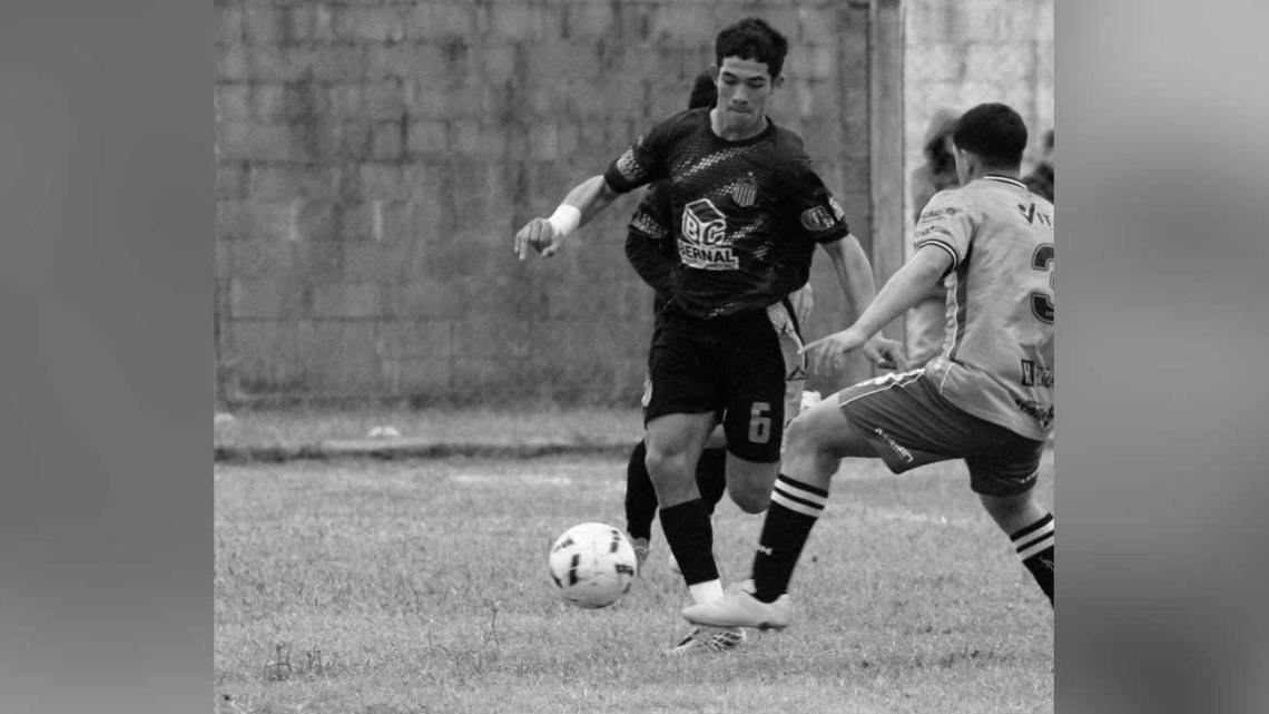 Tragedia en Chaco: un futbolista de 18 años murió tras un choque entre una moto y un auto