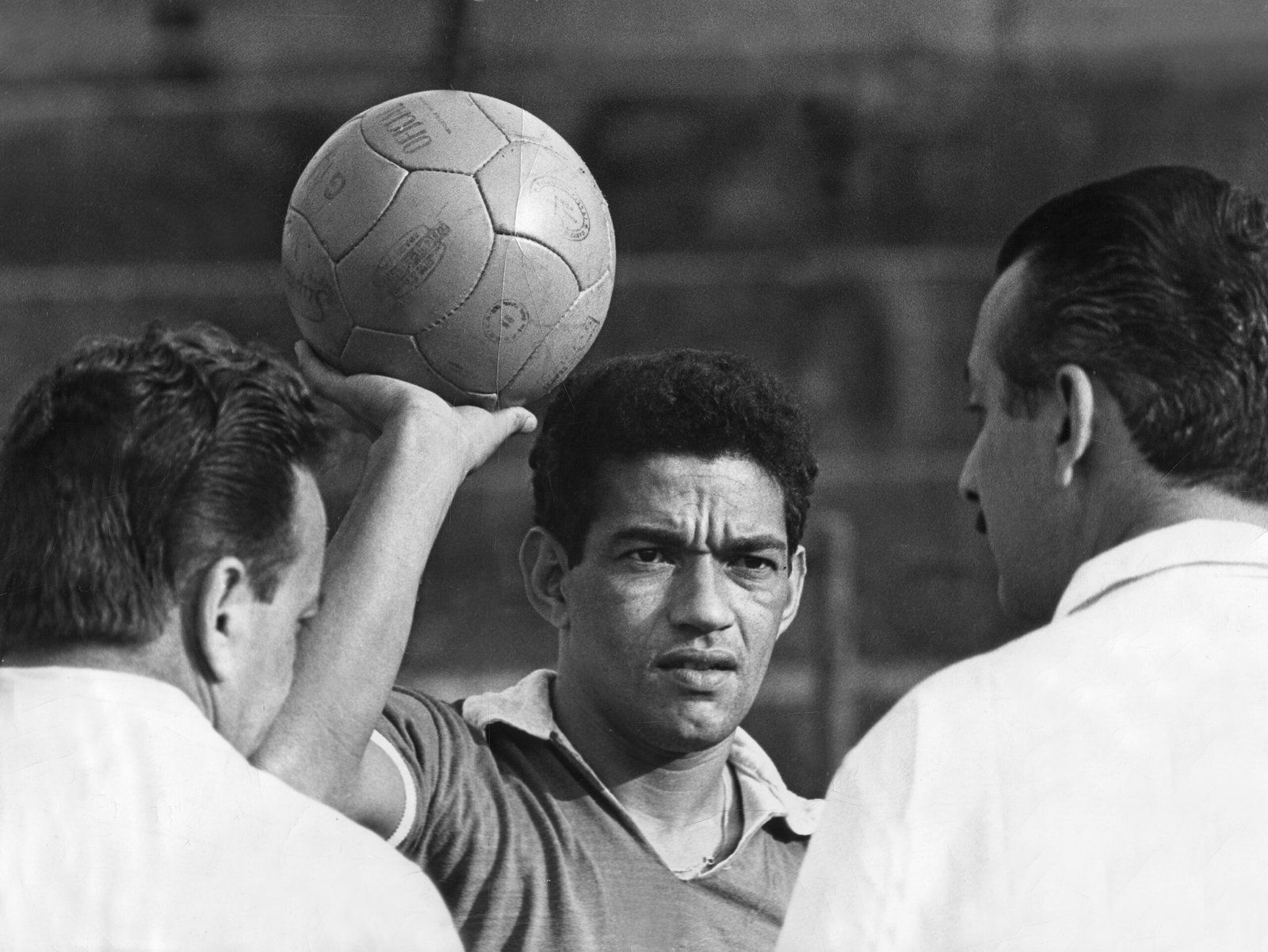Tras la llamada de Trump a Infantino: la vez que Jorge Alessandri pidió a la FIFA indultar a Garrincha en el Mundial de Chile 1962