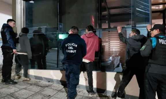 Tres detenidos tras intentar robar en un local mayorista de la zona céntrica
