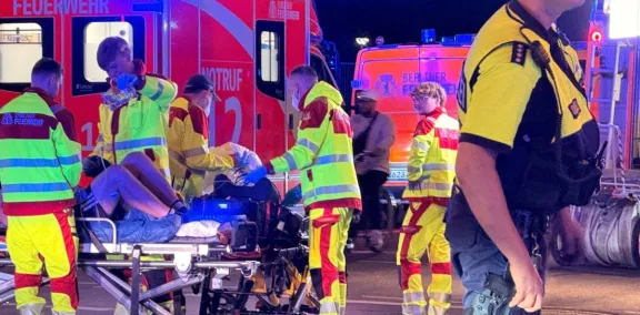 Un vehículo arrolló a la multitud dejando un muerto y 16 heridos durante la Marcha del Orgullo en Berlín