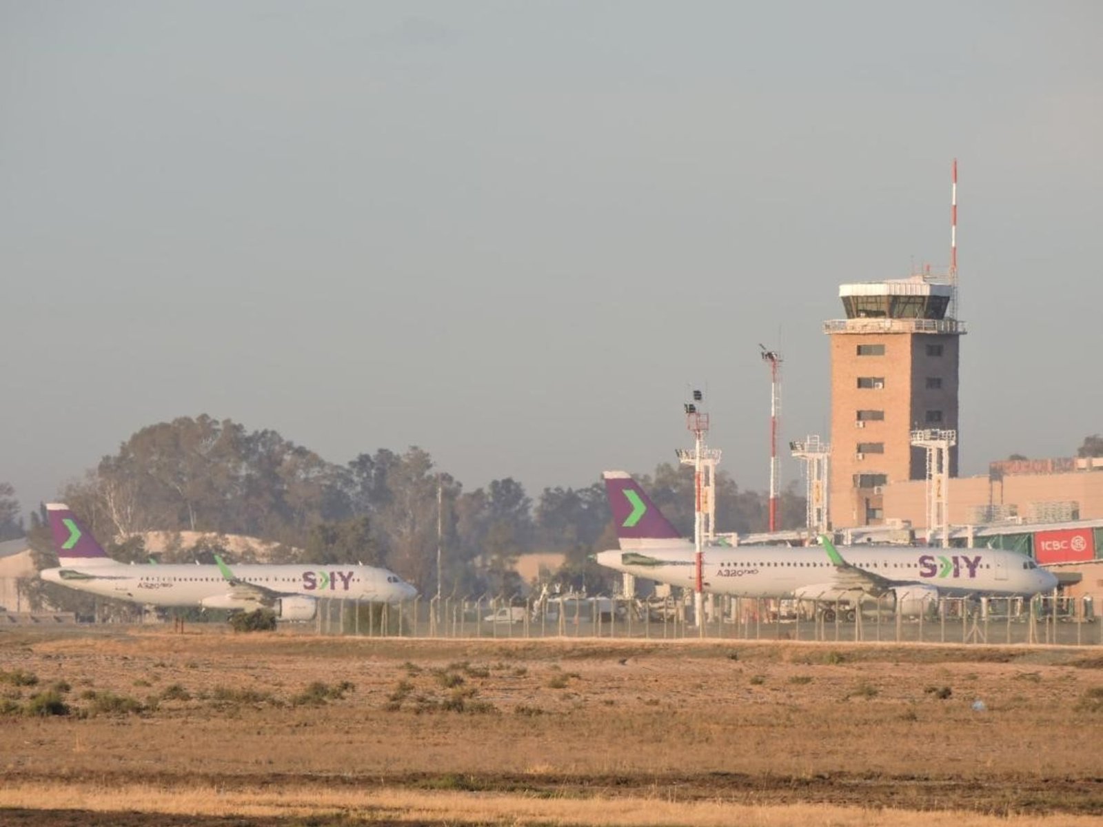 dos aviones que iban de Chile a Brasil hicieron un aterrizaje forzoso en Mendoza