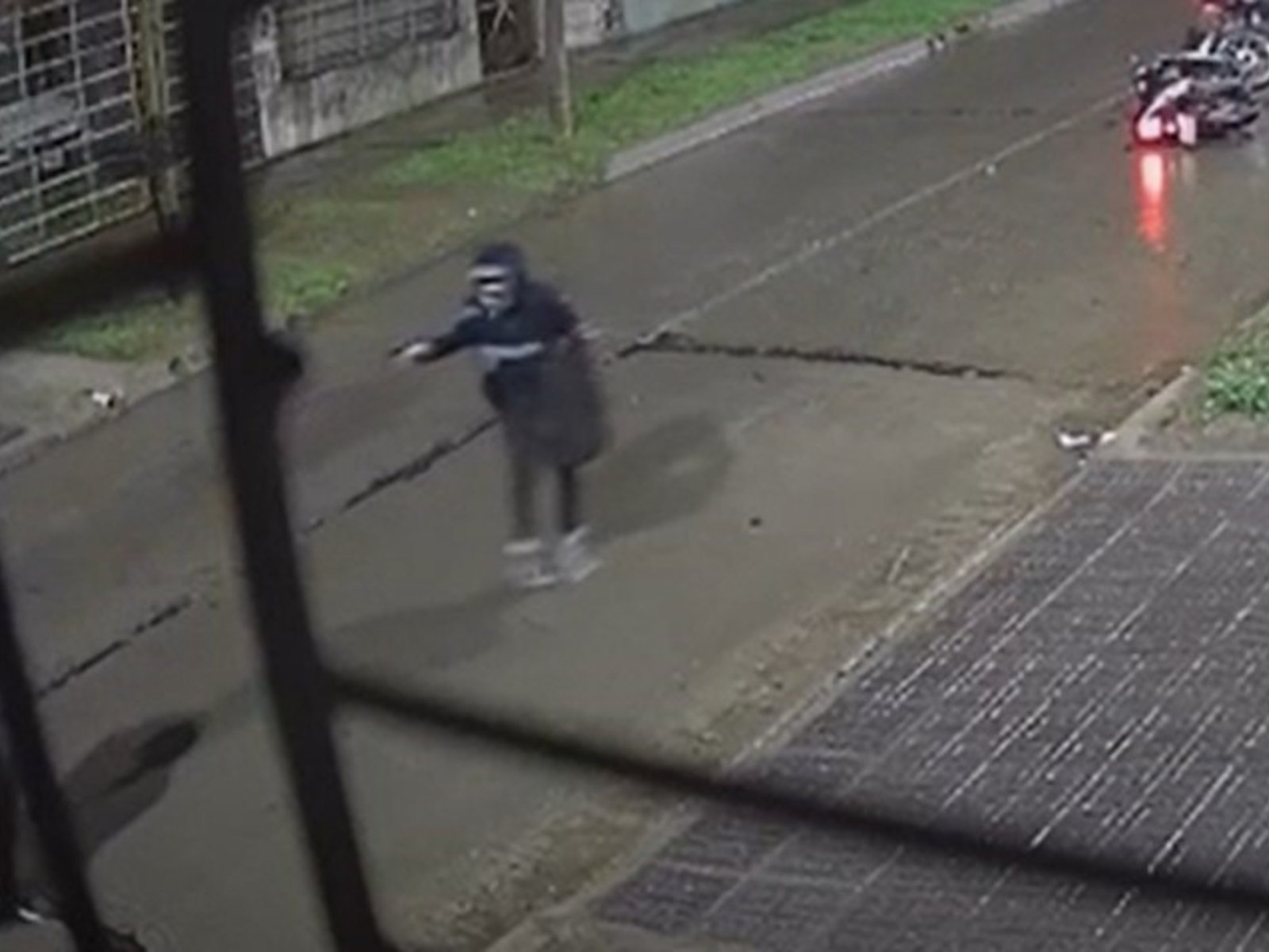 dos motochorros mataron a un policía federal para robarle